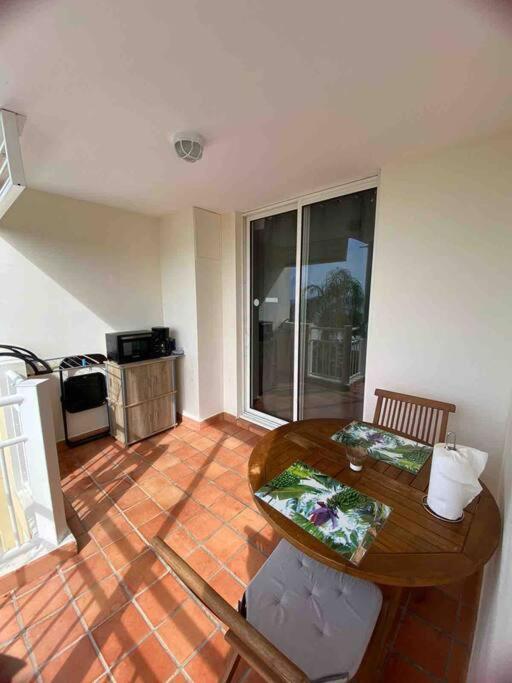 Studio Paisible Avec Piscine, Pas Loin De La Plage La Trinite Ngoại thất bức ảnh